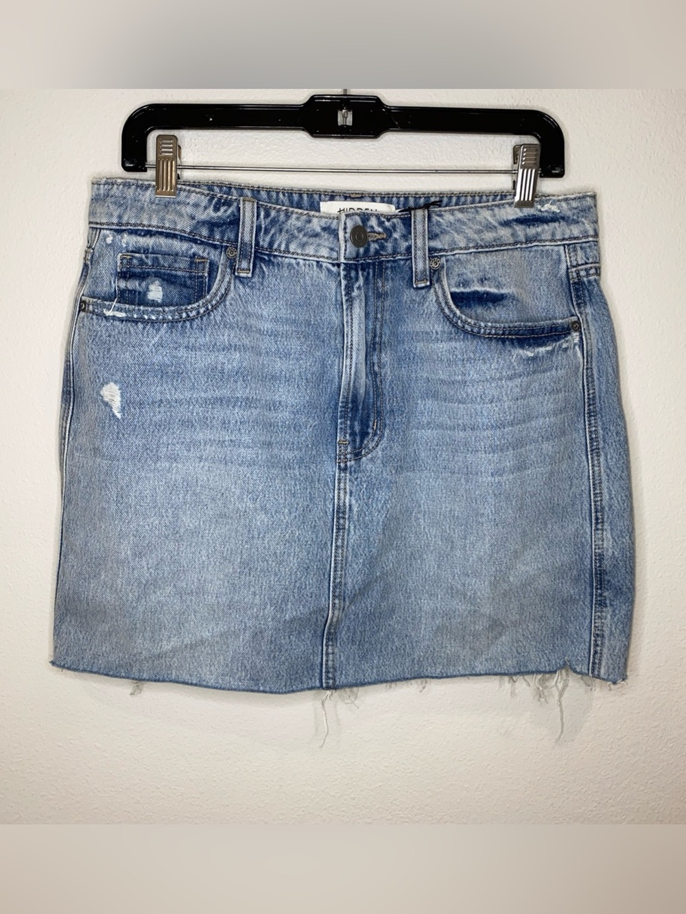 Hidden Los Angeles Peyton Mini Skirt Size L Distressed Light wash Raw Hem NWT